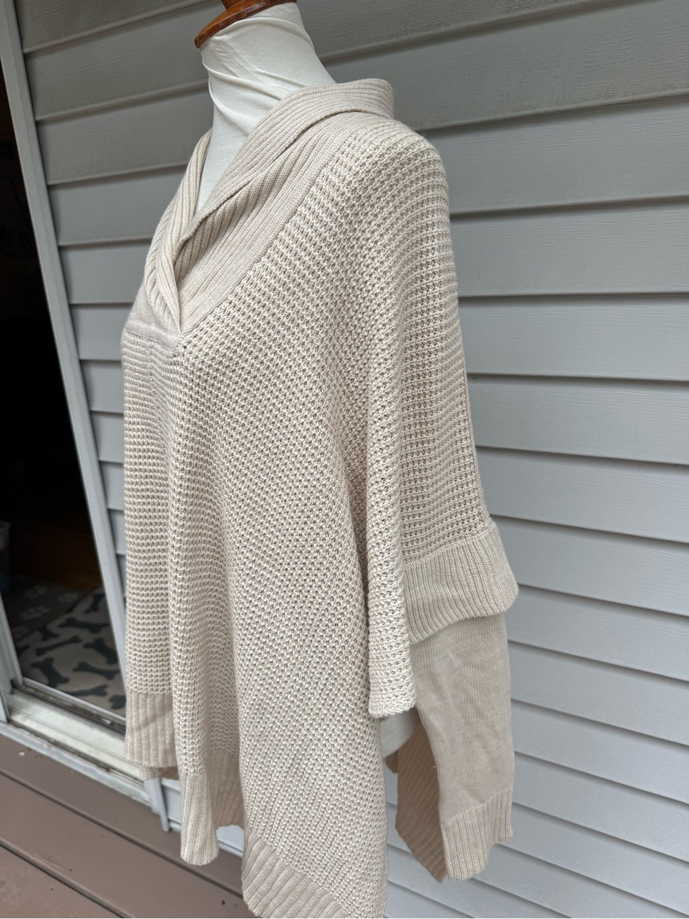 RetroD Cavallo Poncho Sweater